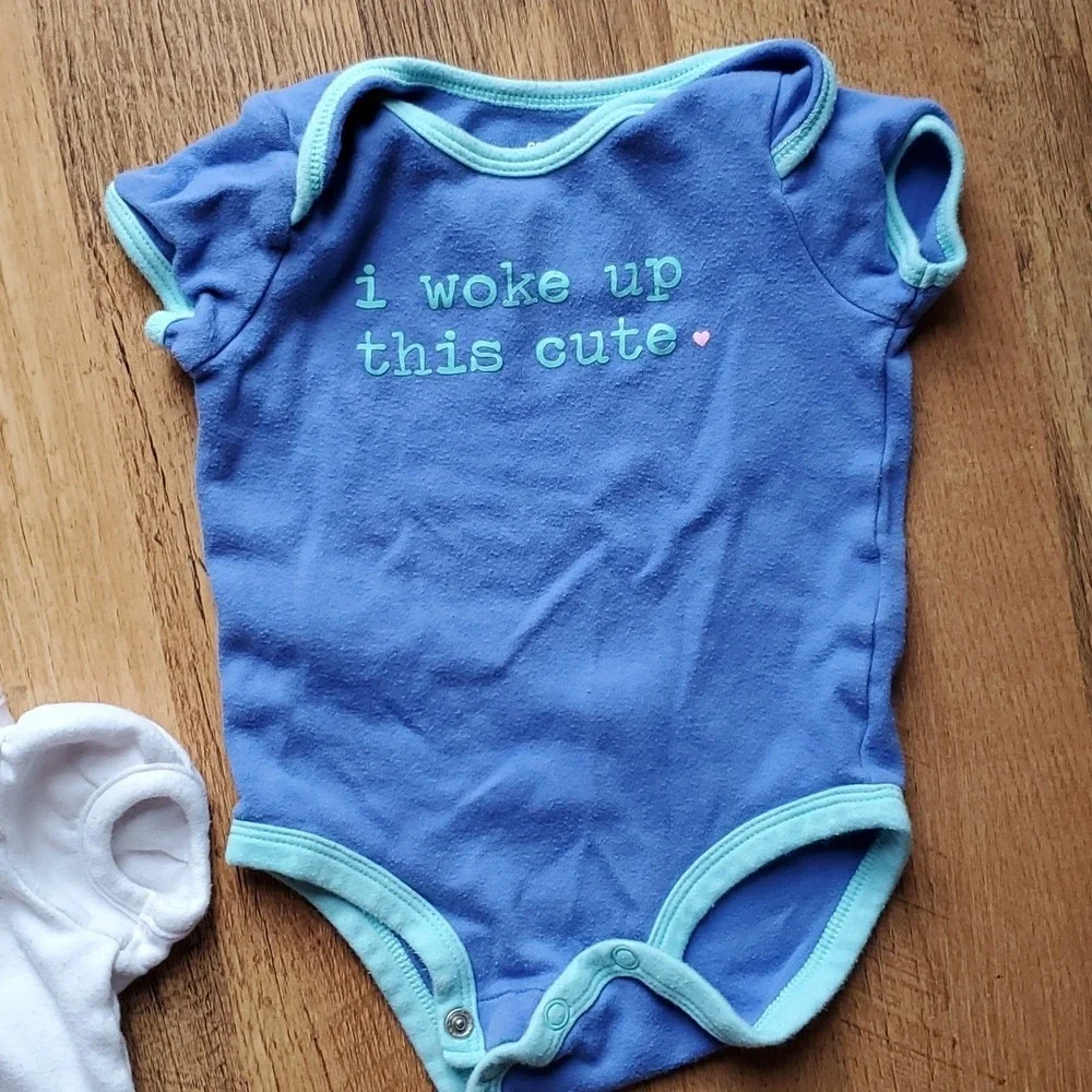 Carters Girl 3 Short Sleeve Onesies Size 6M- turtle, bee,‎ woke up